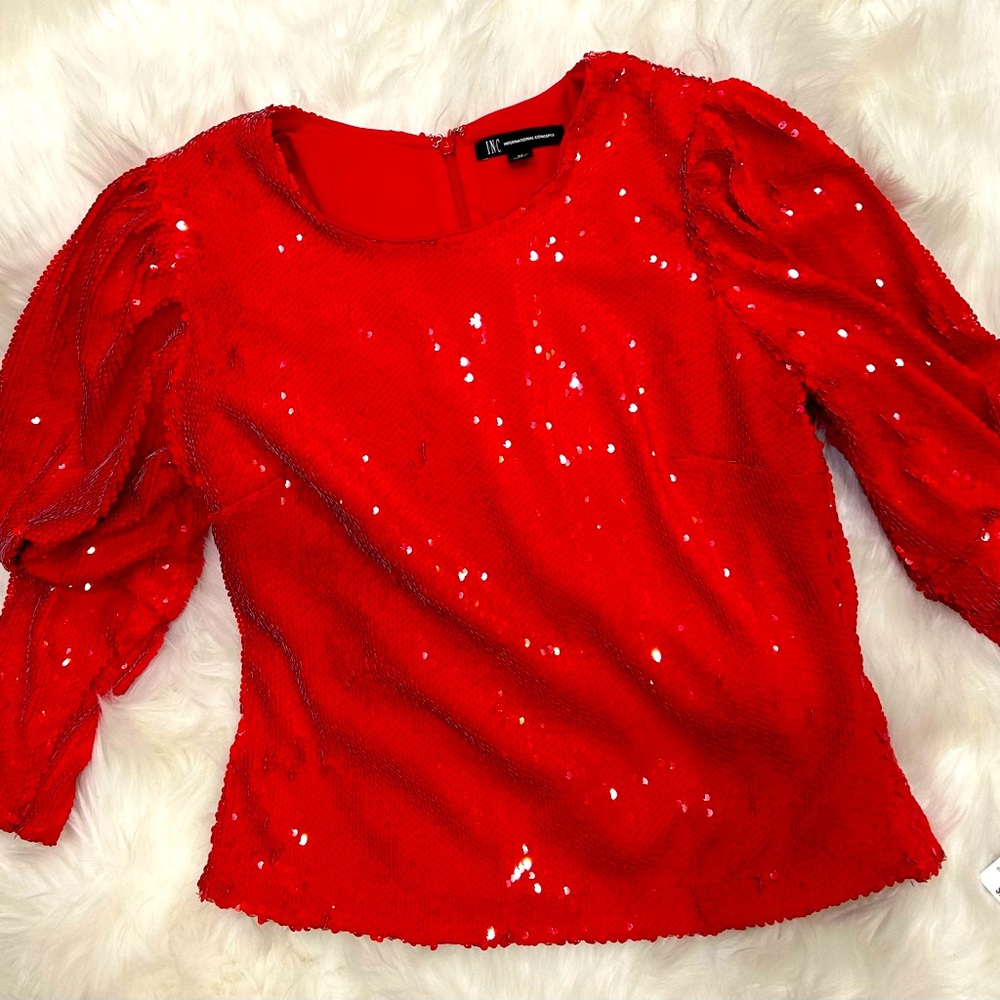 Beautiful elegant short new with tags